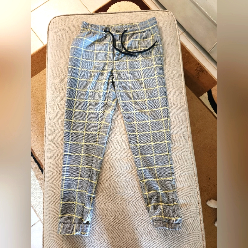 Womens plaid capri pants